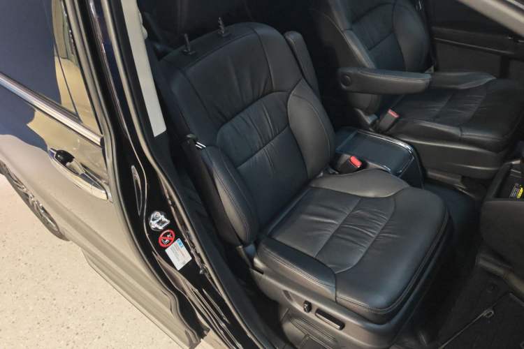 Used Honda Odyssey 2024 2.0L eHEV Sharp·Luxury Edition Right Front Seat