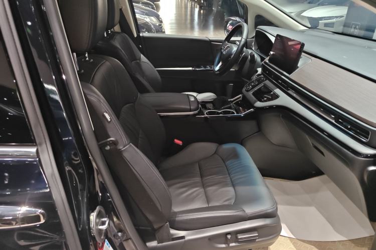 Used Honda Odyssey 2024 2.0L eHEV Sharp·Luxury Edition Right Front Seat