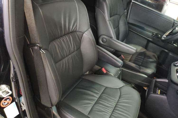 Used Honda Odyssey 2024 2.0L eHEV Sharp·Luxury Edition Right Front Seat