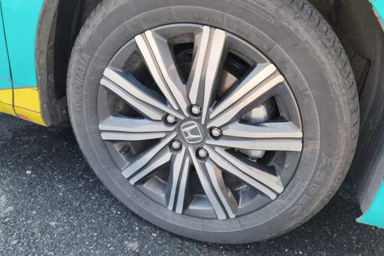 Used Honda Odyssey 2024 2.0L eHEV Sharp & Smart Edition Right Front Wheel Hub