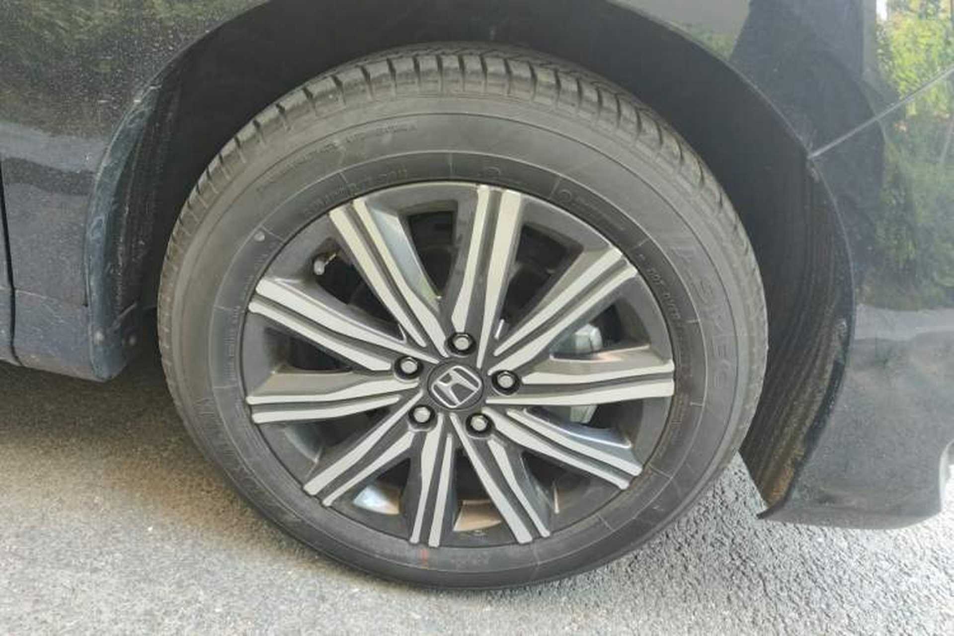 Used Honda Odyssey 2024 2.0L eHEV Sharp & Smart Edition Right Front Wheel Hub