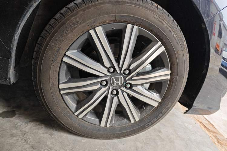 Used Honda Odyssey 2024 2.0L eHEV Sharp & Smart Edition Right Front Wheel Hub