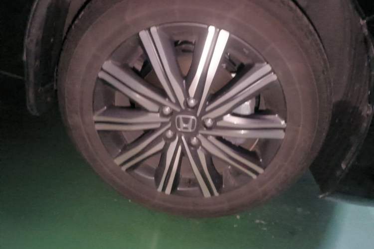 Used Honda Odyssey 2024 2.0L eHEV Sharp & Smart Edition Right Front Wheel Hub