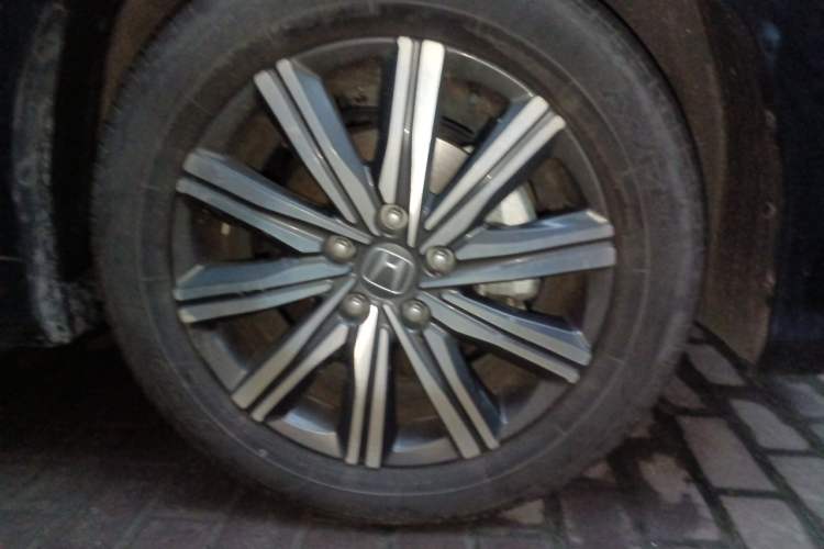 Used Honda Odyssey 2024 2.0L eHEV Sharp & Enjoy Edition Right Front Wheel Hub