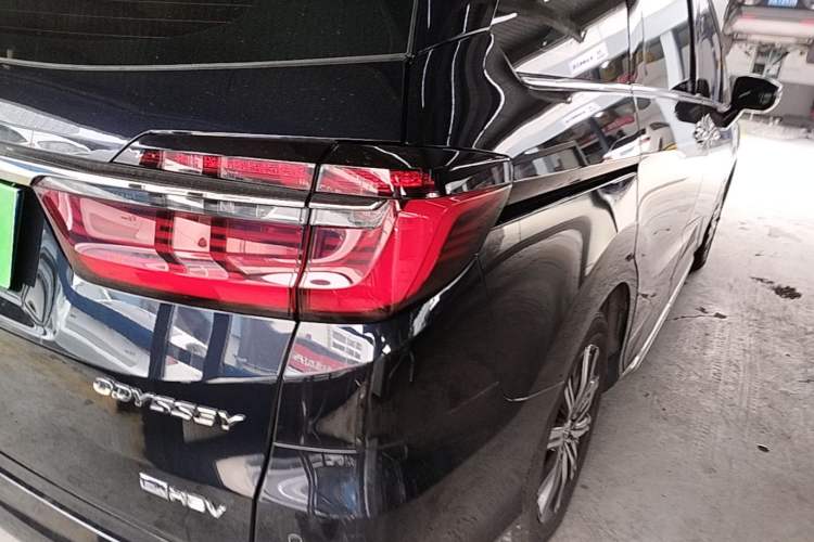 Used Honda Odyssey 2024 2.0L eHEV Sharp & Smart Edition Right Rear Taillight