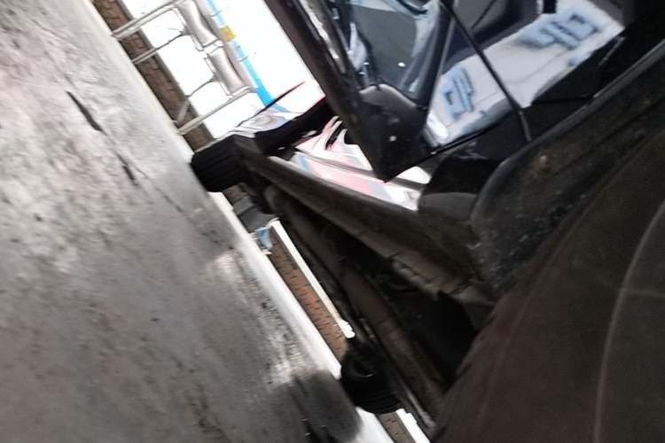 Used Honda Odyssey 2024 2.0L eHEV Sharp & Smart Edition Right Side Sill