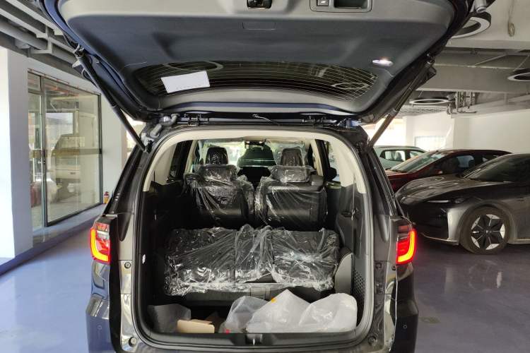 Used Honda Odyssey 2024 2.0L eHEV Sharp·Luxury Edition Trunk