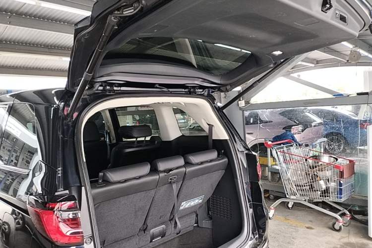 Used Honda Odyssey 2024 2.0L eHEV Sharp & Smart Edition Trunk