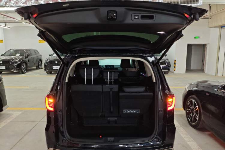 Used Honda Odyssey 2024 2.0L eHEV Sharp·Luxury Edition Trunk