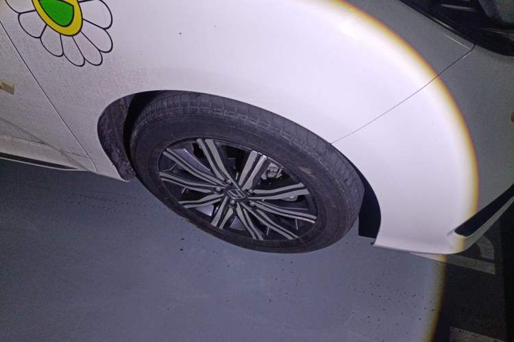 Used Honda Odyssey 2024 2.0L eHEV Sharp & Enjoy Edition Right Front Wheel Hub