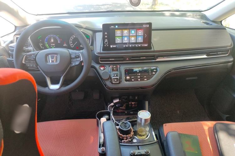 Used Honda Odyssey 2024 2.0L eHEV Sharp & Smart Edition Center Console