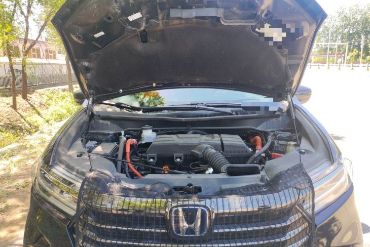 Used Honda Odyssey 2024 2.0L eHEV Sharp & Smart Edition Engine Bay