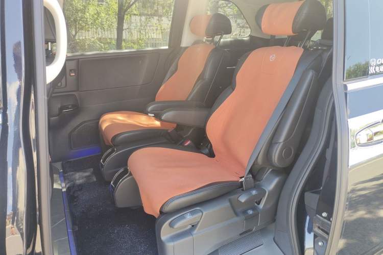 Used Honda Odyssey 2024 2.0L eHEV Sharp & Smart Edition Left Rear Seat