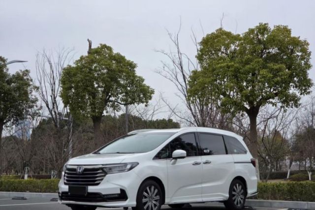Used Honda Odyssey 2024 2.0L eHEV Sharp·Leading Edition