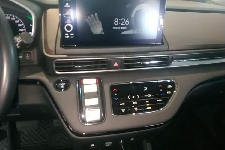 Used Honda Odyssey 2024 2.0L eHEV Sharp·Leading Edition Audio And AC Panel