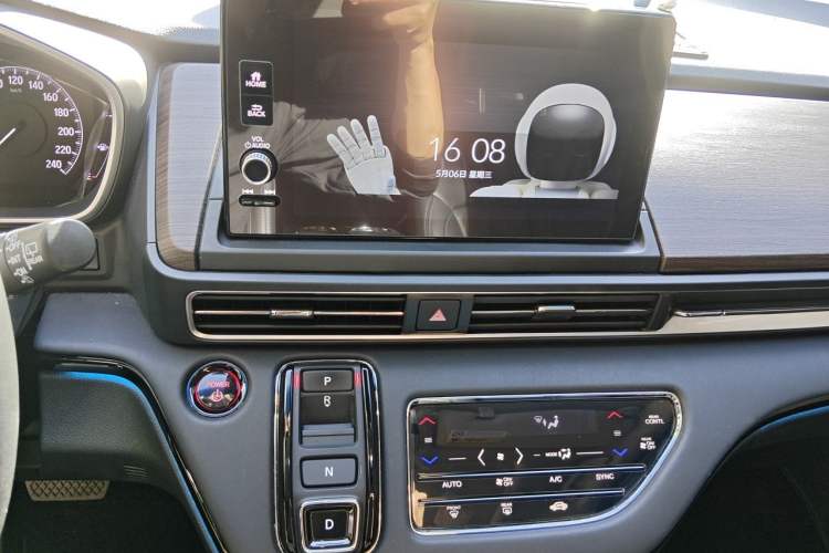 Used Honda Odyssey 2024 2.0L eHEV Sharp·Luxury Edition Audio And AC Panel