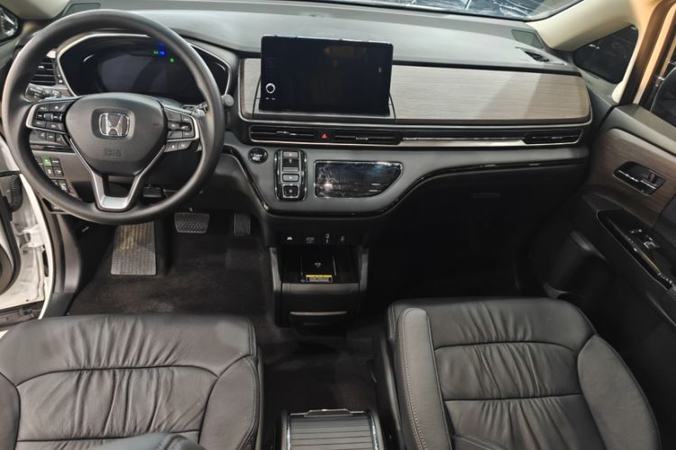 Used Honda Odyssey 2024 2.0L eHEV Sharp & Smart Edition Audio And AC Panel