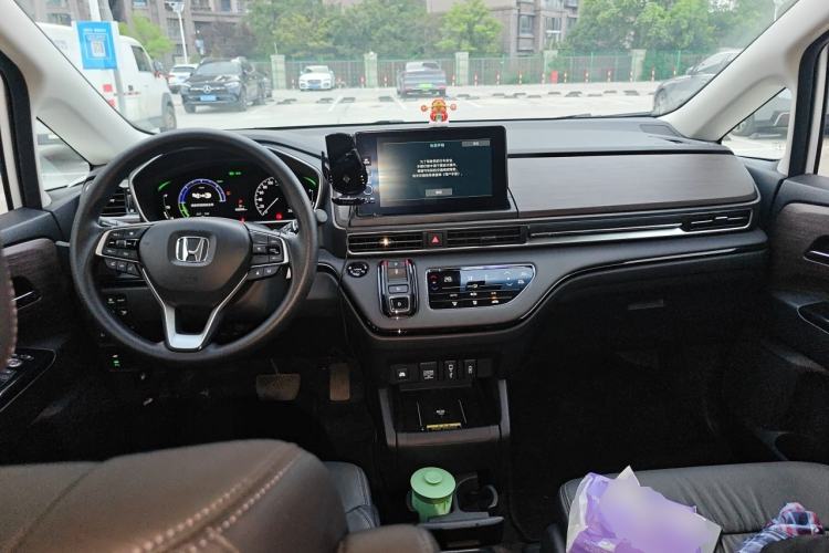 Used Honda Odyssey 2024 2.0L eHEV Sharp & Smart Edition Center Console