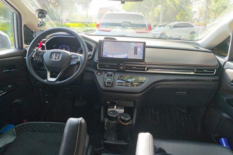 Used Honda Odyssey 2024 2.0L eHEV Sharp & Enjoy Edition Center Console