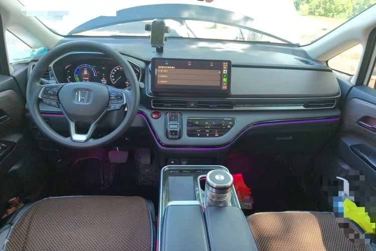 Used Honda Odyssey 2024 2.0L eHEV Sharp & Enjoy Edition Center Console