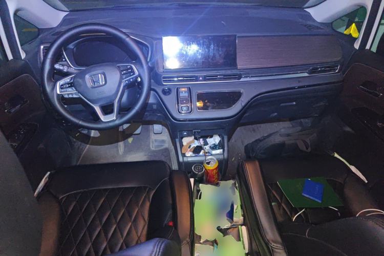 Used Honda Odyssey 2024 2.0L eHEV Sharp & Enjoy Edition Center Console