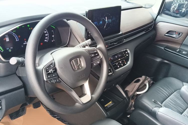 Used Honda Odyssey 2024 2.0L eHEV Sharp & Smart Edition Center Console