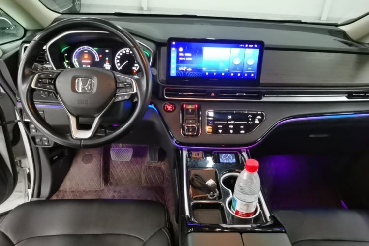 Used Honda Odyssey 2024 2.0L eHEV Sharp & Enjoy Edition Center Console