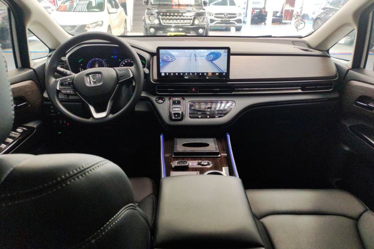 Used Honda Odyssey 2024 2.0L eHEV Sharp & Enjoy Edition Center Console