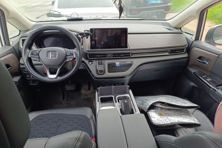 Used Honda Odyssey 2024 2.0L eHEV Sharp·Luxury Edition Center Console