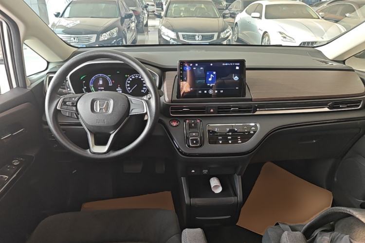 Used Honda Odyssey 2024 2.0L eHEV Sharp & Enjoy Edition Center Console