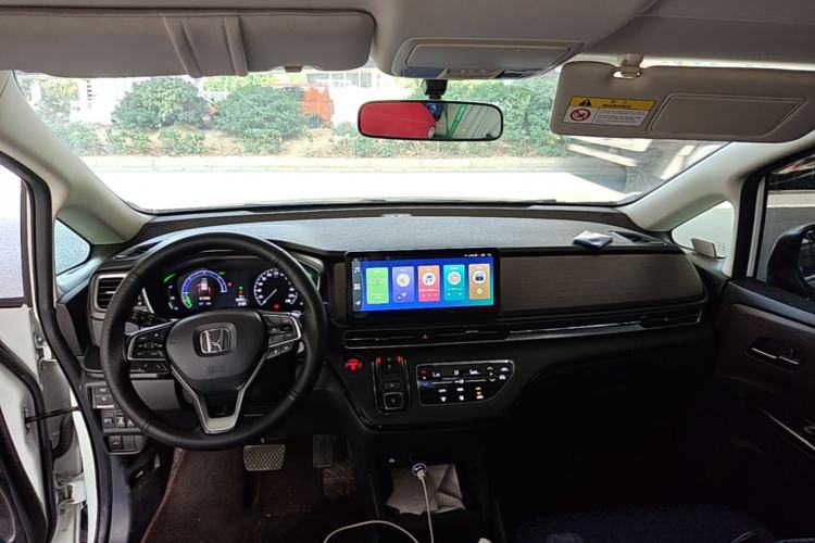 Used Honda Odyssey 2024 2.0L eHEV Sharp & Enjoy Edition Center Console
