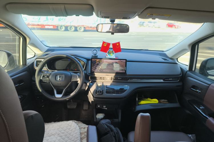 Used Honda Odyssey 2024 2.0L eHEV Sharp & Enjoy Edition Center Console