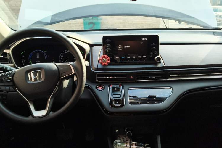 Used Honda Odyssey 2024 2.0L eHEV Sharp & Enjoy Edition Center Console