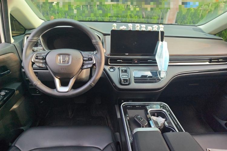 Used Honda Odyssey 2024 2.0L eHEV Sharp & Enjoy Edition Center Console