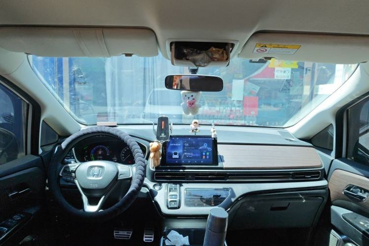 Used Honda Odyssey 2024 2.0L eHEV Sharp & Enjoy Edition Center Console