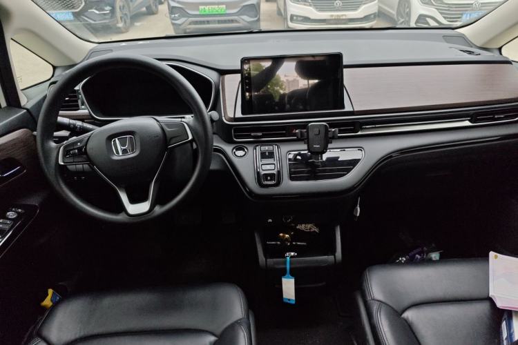 Used Honda Odyssey 2024 2.0L eHEV Sharp & Enjoy Edition Center Console