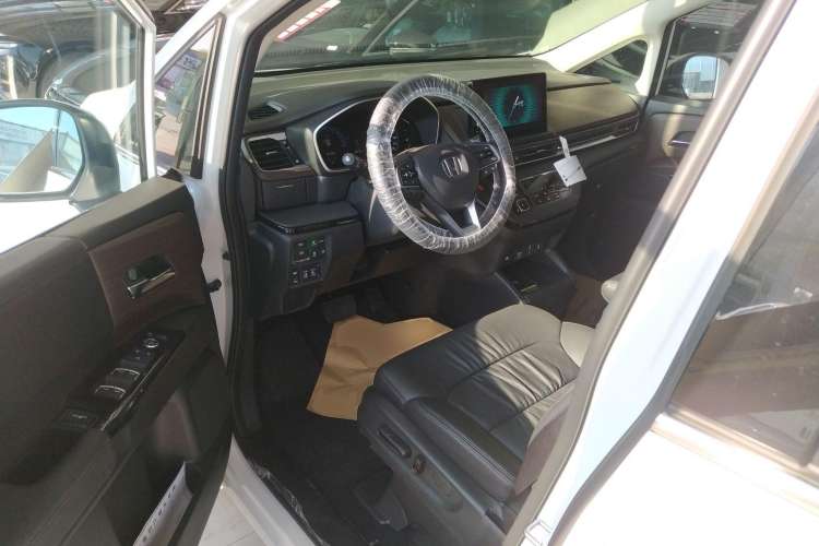 Used Honda Odyssey 2024 2.0L eHEV Sharp – Supreme Edition Driver Seat