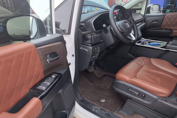 Used Honda Odyssey 2024 2.0L eHEV Sharp & Enjoy Edition Driver Seat