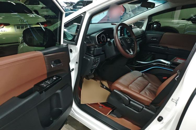 Used Honda Odyssey 2024 2.0L eHEV Sharp & Smart Edition Driver Seat