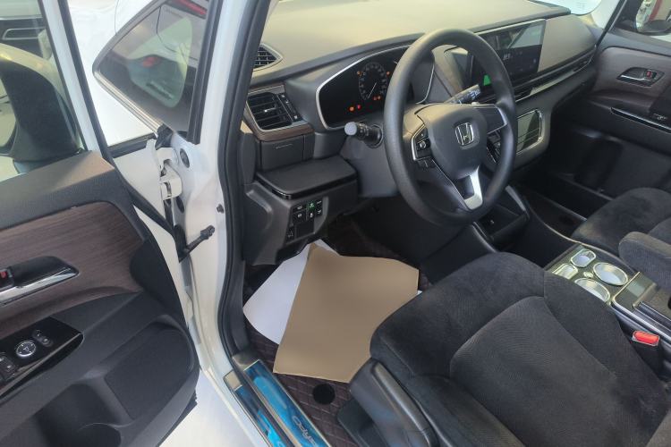 Used Honda Odyssey 2024 2.0L eHEV Sharp & Enjoy Edition Driver Seat