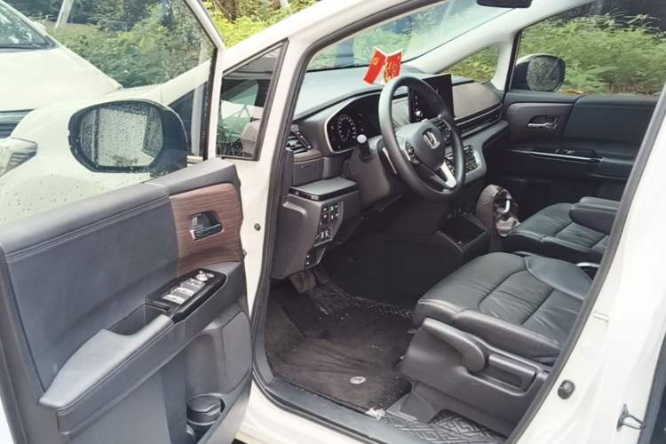 Used Honda Odyssey 2024 2.0L eHEV Sharp & Smart Edition Driver Seat
