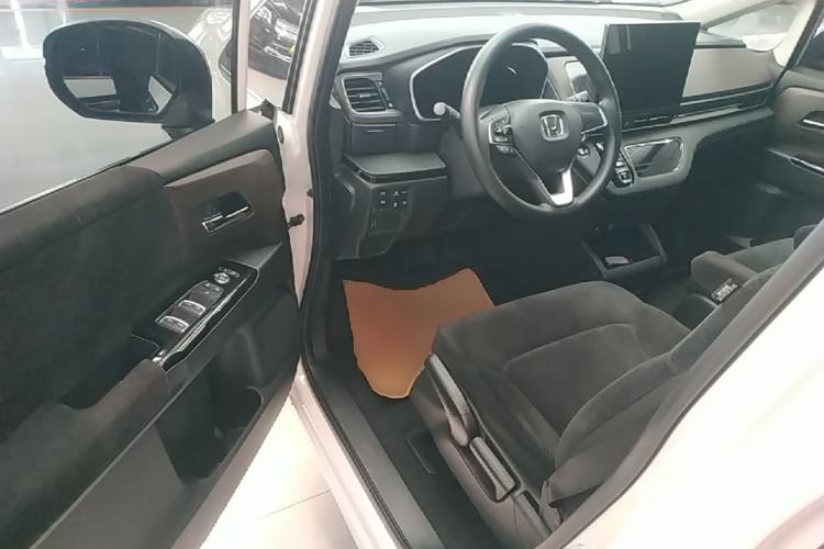 Used Honda Odyssey 2024 2.0L eHEV Sharp & Enjoy Edition Driver Seat