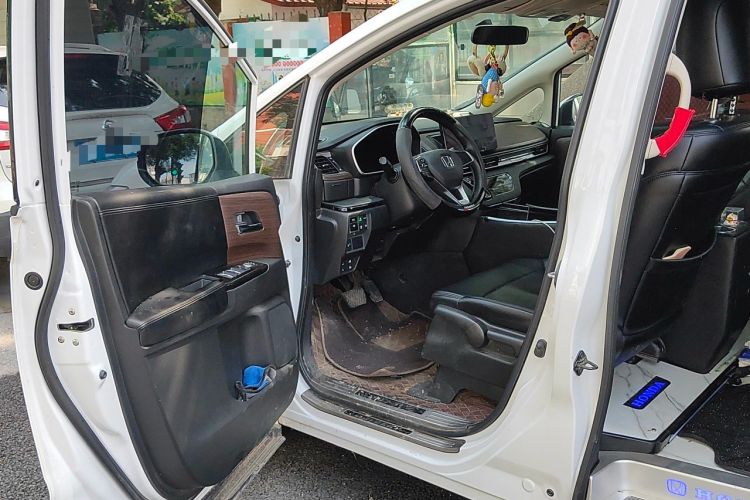 Used Honda Odyssey 2024 2.0L eHEV Sharp & Enjoy Edition Driver Seat