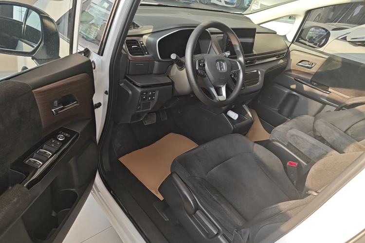 Used Honda Odyssey 2024 2.0L eHEV Sharp & Enjoy Edition Driver Seat