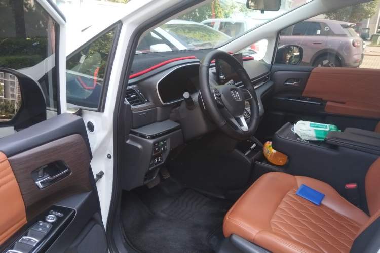 Used Honda Odyssey 2024 2.0L eHEV Sharp & Enjoy Edition Driver Seat