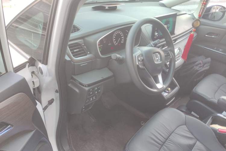 Used Honda Odyssey 2024 2.0L eHEV Sharp & Smart Edition Driver Seat