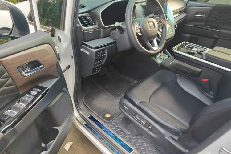 Used Honda Odyssey 2024 2.0L eHEV Sharp & Enjoy Edition Driver Seat