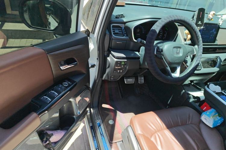Used Honda Odyssey 2024 2.0L eHEV Sharp & Enjoy Edition Driver Seat