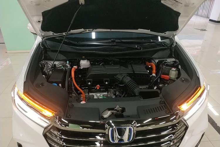 Used Honda Odyssey 2024 2.0L eHEV Sharp & Enjoy Edition Engine Bay