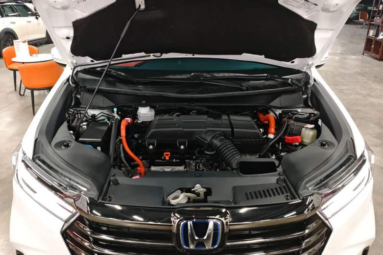 Used Honda Odyssey 2024 2.0L eHEV Sharp & Smart Edition Engine Bay